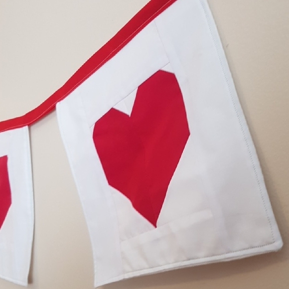 Queen Of Hearts Home Decor Banner 5 Heart Rustic Quilted Patchwork Handmade - Picture 4 of 6